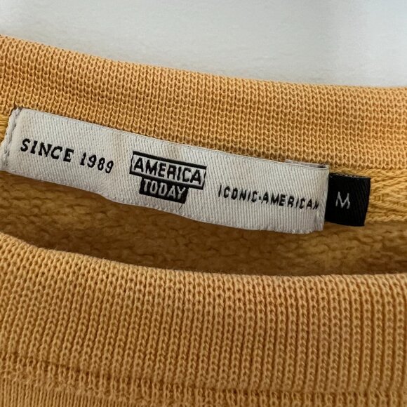 Women's America Today sweater yellow size M - Picture 3 of 3